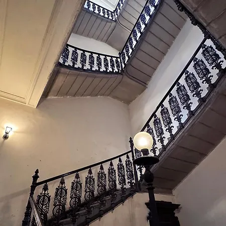 Elegant 125m2 Downtown