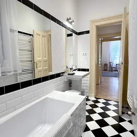 Elegant 125m2 Downtown * Budapeste