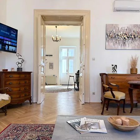 Elegant 125m2 Downtown