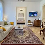Elegant 125m2 Downtown * Budapest