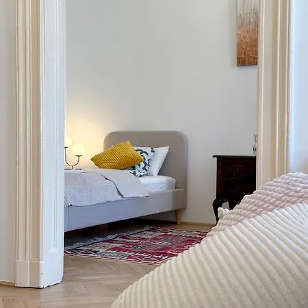 Elegant 125m2 Downtown Daire *