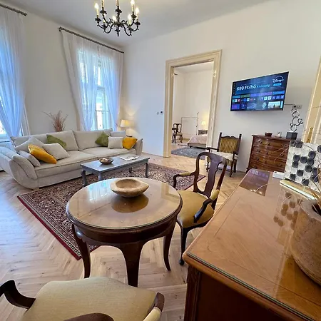 Elegant 125m2 Downtown *