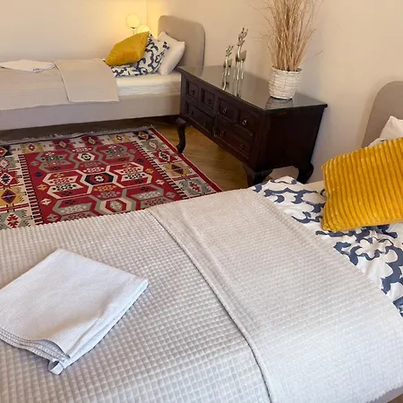 Elegant 125m2 Downtown Daire