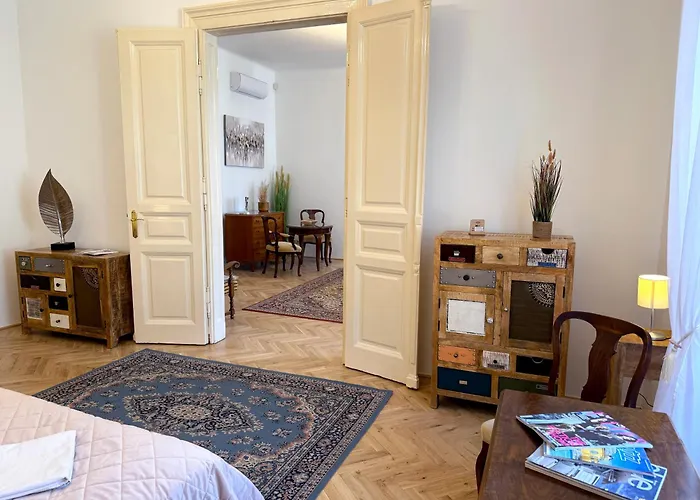 Elegant 125m2 Downtown *