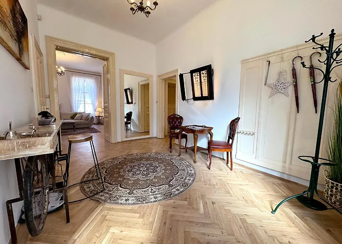 Elegant 125m2 Downtown Budapest