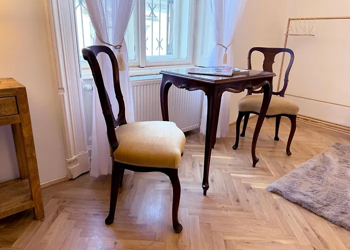 Elegant 125m2 Downtown Lägenhet