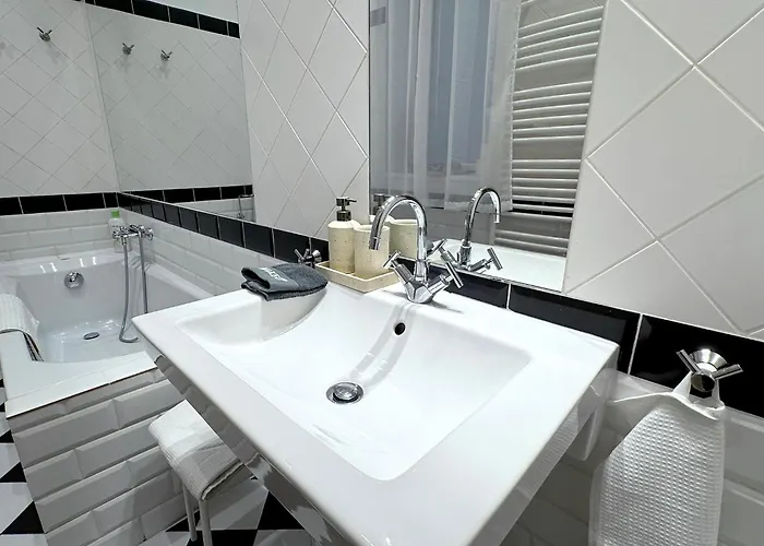 Elegant 125m2 Downtown *