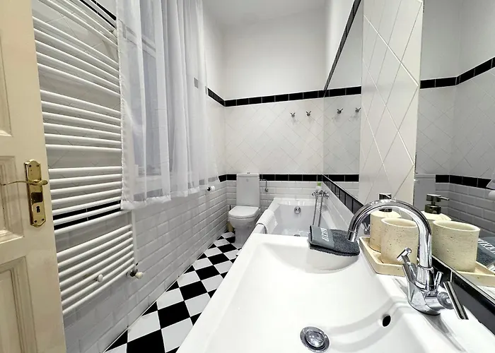 Elegant 125m2 Downtown Lägenhet *