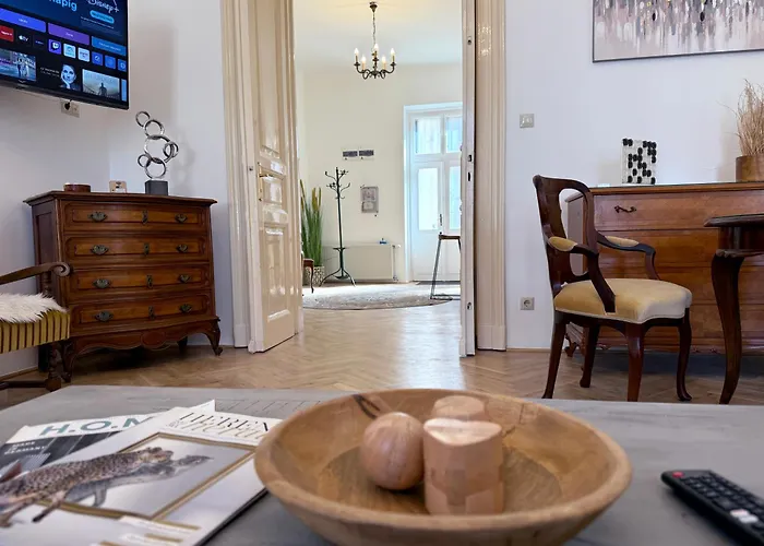 Elegant 125m2 Downtown Lägenhet
