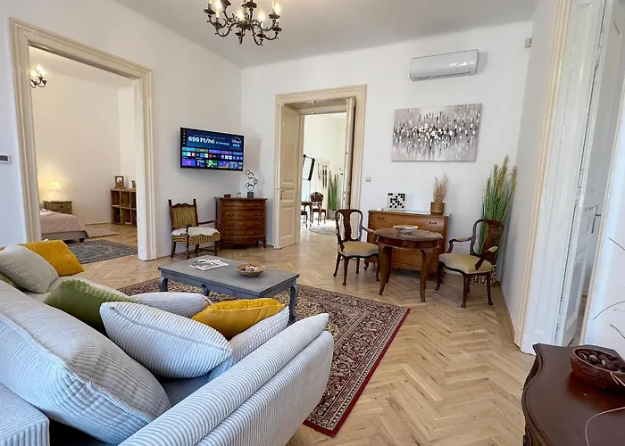 Elegant 125m2 Downtown *