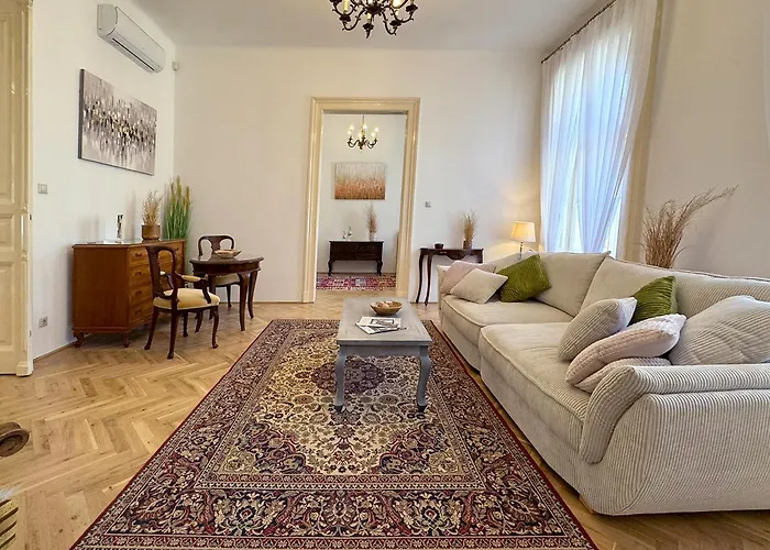 Elegant 125m2 Downtown Lägenhet