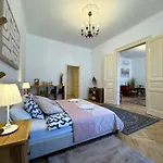 Elegant 125m2 Downtown Boedapest