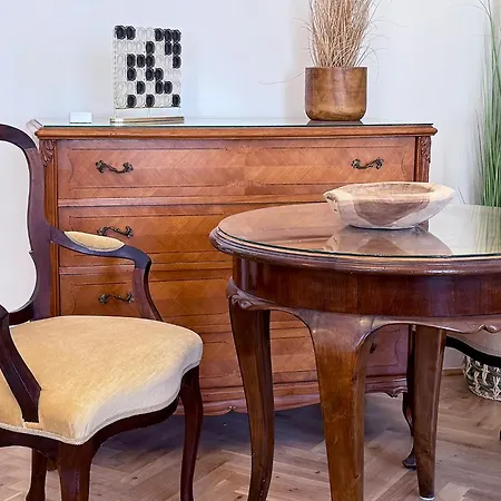 Апартаменты Elegant 125m2 Downtown