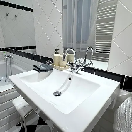 Elegant 125m2 Downtown *