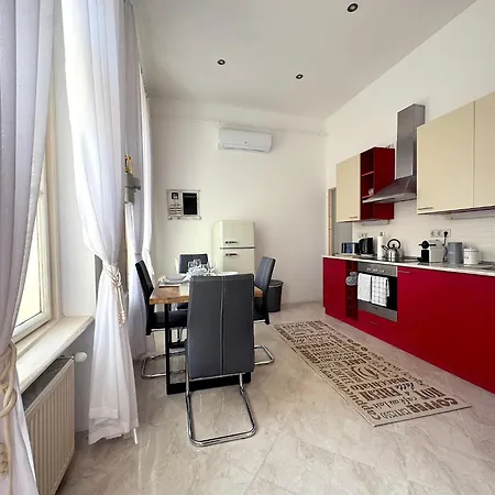 Elegant 125m2 Downtown شقة بودابست